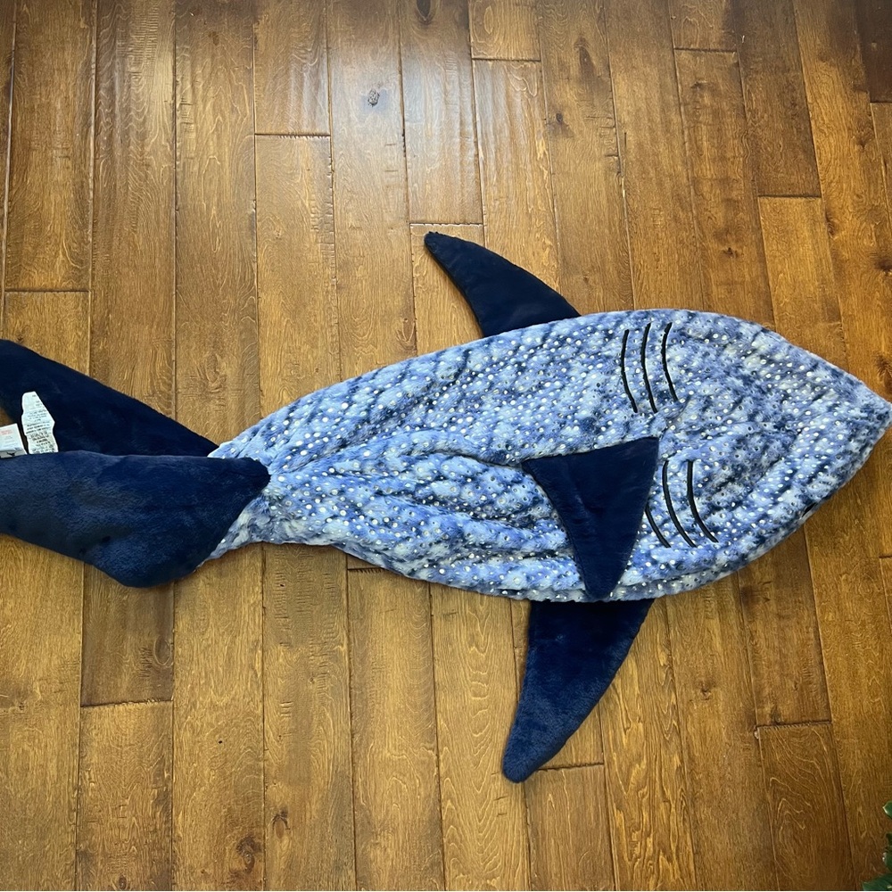 Tommy Bahama Shark Snuggle Tail - Picture 5 of 12